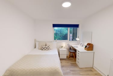 1 bed studio, Lyncombe Close, Mount Pleasant, Exeter, EX45EJ - Image 4