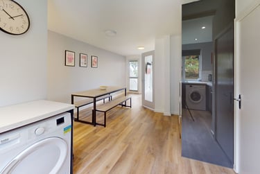 6 bed house, Monterey Gardens, Mount Pleasant, Exeter, EX45EN - Image 2