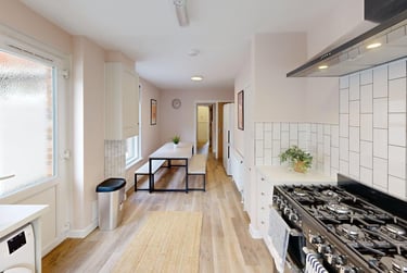 6 bed house, St. Johns Road, Mount Pleasant, Exeter, EX12HR - Image 2