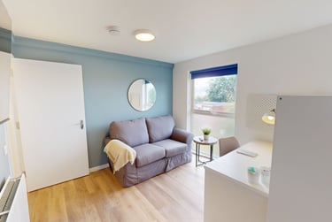 1 bed flat, Monterey Gardens, Mount Pleasant, Exeter, EX45EN - Image 3