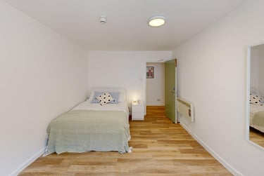 6 bed flat, Cromwell Road, Cotham, Bristol, BS65HD - Image 2