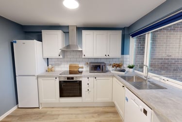 1 bed studio, Lyncombe Close, Mount Pleasant, Exeter, EX45EJ - Image 5