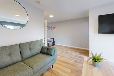 6 bed house, Monterey Gardens, Mount Pleasant, Exeter, EX45EN - Image 3