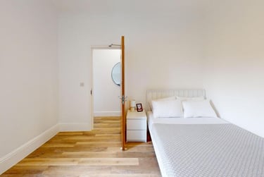 4 bed flat, Avenue Road, City Centre, Falmouth, TR114AZ - Image 9