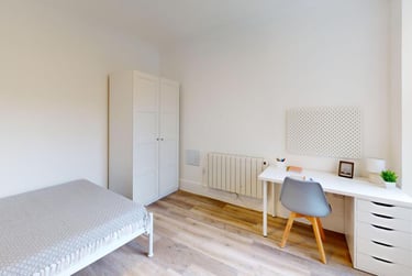 4 bed flat, Avenue Road, City Centre, Falmouth, TR114AZ - Image 11