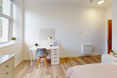 5 bed flat, Bar Road, City Centre, Falmouth, TR114NN - Image 8