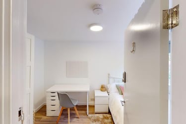 6 bed house, Yew Tree Close, Mount Pleasant, Exeter, EX45EH - Image 11