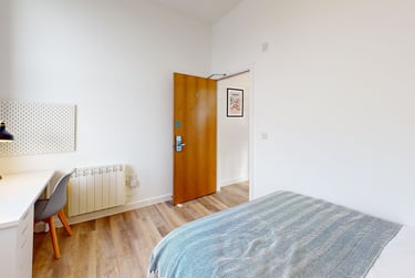 5 bed flat, Bar Road, City Centre, Falmouth, TR114NN - Image 9