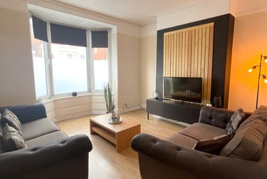 6 bed house, West Parade, West End, Lincoln, LN11QS - Image 1