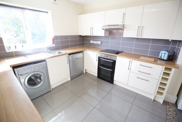 6 bed house, West Parade, West End, Lincoln, LN11QS - Image 3