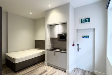 1 bed studio, Sadler Gate, City Centre, Derby, DE13NL - Image 1