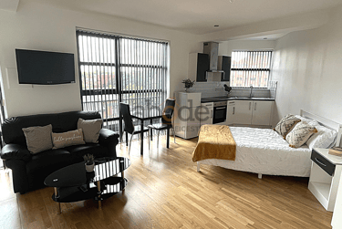 1 bed studio, Conduit Street, Highfields, Leicester, LE20JN - Image 1