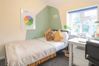 9 bed house, The Crescent, Moulsecoomb, Brighton, BN24TB - Image 1