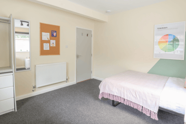 9 bed house, Plymouth Avenue, Bevendean, Brighton, BN24JB - Image 1