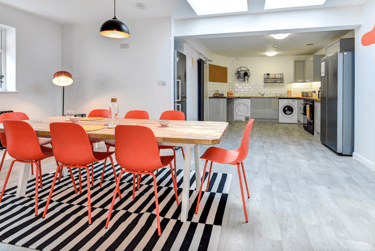 8 bed house, Heath Hill Avenue, Bevendean, Brighton, BN24FH - Image 1