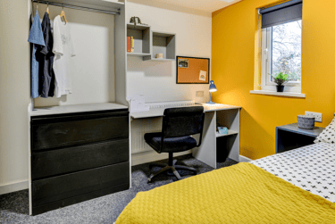 6 bed house, Rowlandson Gardens, Lockleaze, Bristol, BS79UH - Image 1