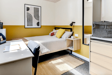 7 bed house, Stothard Road, Lockleaze, Bristol, BS79XL - Image 1