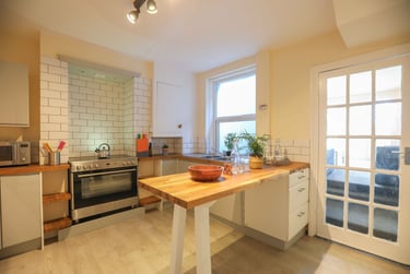 1 bed house, Elm Grove, Brighton, BN23ES - Image 1