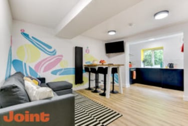 6 bed house, Freeview Road, Twerton, Bath, BA21DS - Image 1