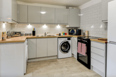 6 bed house, Rosewarn Close, Southdown, Bath, BA21PJ - Image 2