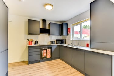 6 bed house, Bishop Manor Road, Horfield, Bristol, BS105BB - Image 2