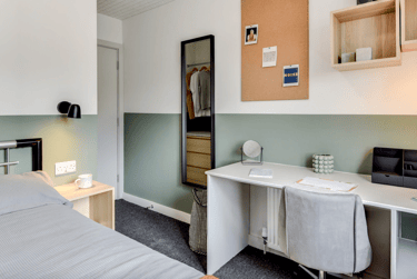 6 bed house, Hogarth Walk, Lockleaze, Bristol, BS79XS - Image 4