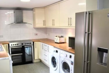 7 bed house, Moseley Road, Fallowfield, Manchester, M146PB - Image 2