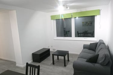 2 bed flat, Pinhoe Road, Mount Pleasant, Exeter, EX47HQ - Image 2