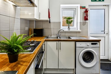 7 bed house, King Edward's Road, Brynmill, Swansea, SA14LW - Image 9