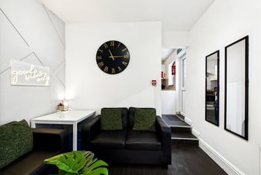 7 bed house, King Edward's Road, Brynmill, Swansea, SA14LW - Image 1