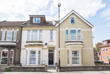 8 bed house, Carlton Road, Inner Avenue, Southampton, SO152HQ - Image 1