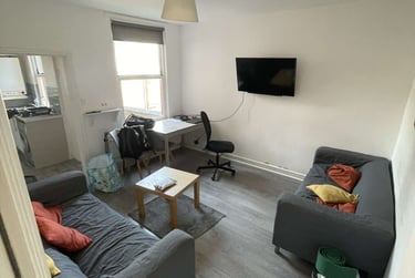 5 bed house, Douglas Road, Radford, Nottingham, NG71NW - Image 2