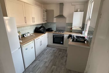 5 bed house, Douglas Road, Radford, Nottingham, NG71NW - Image 3