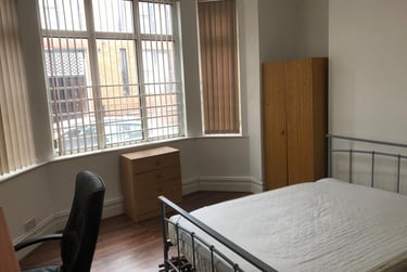 5 bed house, Heald Grove, Rusholme, Manchester, M144PE - Image 1