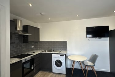 1 bed studio, Walter road, Uplands, Swansea, SA14QA - Image 6