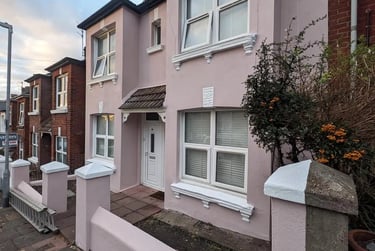 3 bed flat, Shanklin Road, Elm Grove, Brighton, BN23LP - Image 1