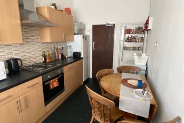 4 bed house, Burns Avenue, Arboretum, Nottingham, NG74DR - Image 3