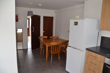 4 bed house, Burns Avenue, Arboretum, Nottingham, NG74DR - Image 2