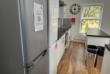 9 bed house, Brentwood, Seedley, Salford, M68QU - Image 4