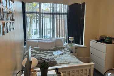 6 bed house, Harlaxton Drive, Lenton, Nottingham, NG71JE - Image 1