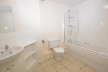 4 bed flat, Hesper Road, Hythe, Colchester, CO28JP - Image 7