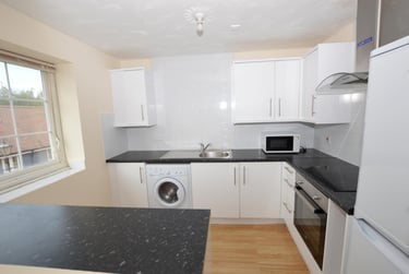 4 bed flat, Hesper Road, Hythe, Colchester, CO28JP - Image 11