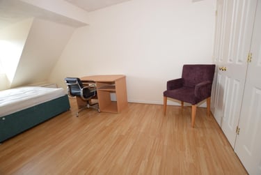 4 bed flat, Hesper Road, Hythe, Colchester, CO28JP - Image 12