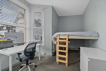 5 bed house, Armada Street, North Hill, Plymouth, PL48LS - Image 2