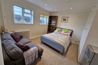 1 bed flat, Sheen Road, Richmond, London, TW105AY - Image 1