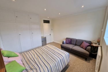 1 bed flat, Sheen Road, Richmond, London, TW105AY - Image 3