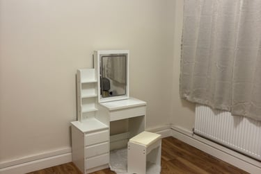 1 bed flat, White City Estate, White City, London, W127AR - Image 1