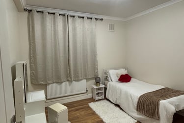 1 bed flat, White City Estate, White City, London, W127AR - Image 6