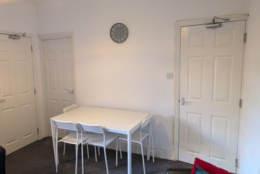 4 bed house, Florence Road, Abington, Northampton, NN14NA - Image 4