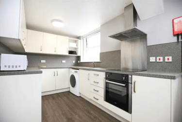 6 bed flat, St. James Street, Newcastle Upon Tyne, Newcastle, NE14NF - Image 1